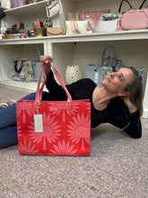 Load image into Gallery viewer, Market Tote Palmetto Frond