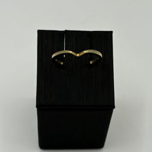 Load image into Gallery viewer, Gold Contour V-Notch Wedding Band