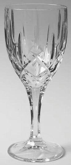 How Tall Is A Wine Glass? - Shop Signatures