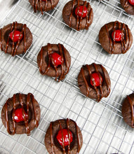 Load image into Gallery viewer, Quarter Sheet Baking Rack