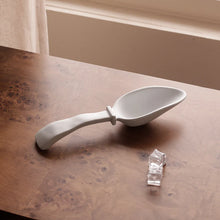 Load image into Gallery viewer, VIDA Nube Ice Scoop (White)