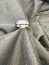 Load image into Gallery viewer, Titanium Wedding Band