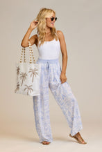 Load image into Gallery viewer, White Coastal Luxe Tote
