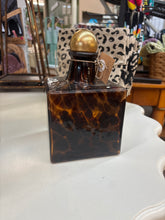 Load image into Gallery viewer, Square Tortoise Decanter