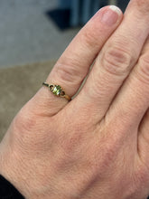 Load image into Gallery viewer, Peridot Heart Ring