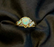 Load image into Gallery viewer, Triangle Opal Ring