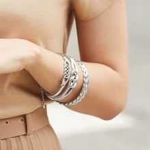 Load image into Gallery viewer, Interlok Hinged Bangle