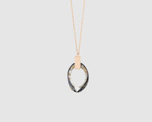 Load image into Gallery viewer, Metallic Fiber Necklace Black and Gold