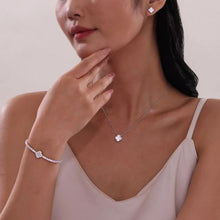 Load image into Gallery viewer, 0.49 CTW Halo Necklace