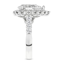 Load image into Gallery viewer, Pear Elegant Halo Ring
