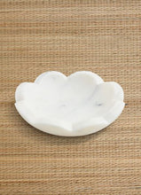 Load image into Gallery viewer, Scallop Marble Dish