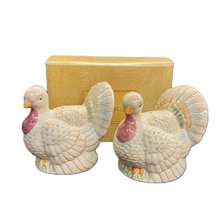 Load image into Gallery viewer, Ceramic Turkey Salt &amp; Pepper Shaker Set