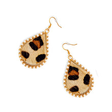 Load image into Gallery viewer, Safari Winds Earrings