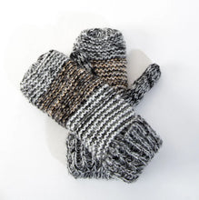 Load image into Gallery viewer, Tatum Striped Knit Mittens