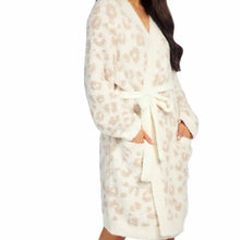 Load image into Gallery viewer, Leopard Chenille Robe