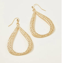 Load image into Gallery viewer, Gold Penelope Earrings